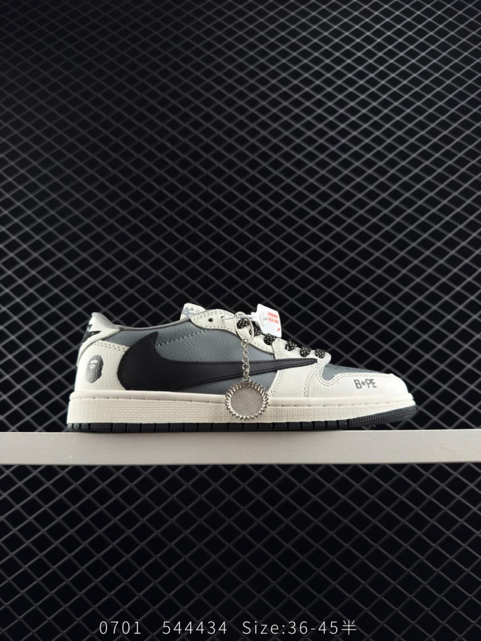 Shoes Sneakers AJ1 Inverted Hook Travis Scott x Air Jordan 1 Reverse Mocha AJ1 Joe 1 TS Lightning Joint Inverted Hook Low Top Cult Outstanding